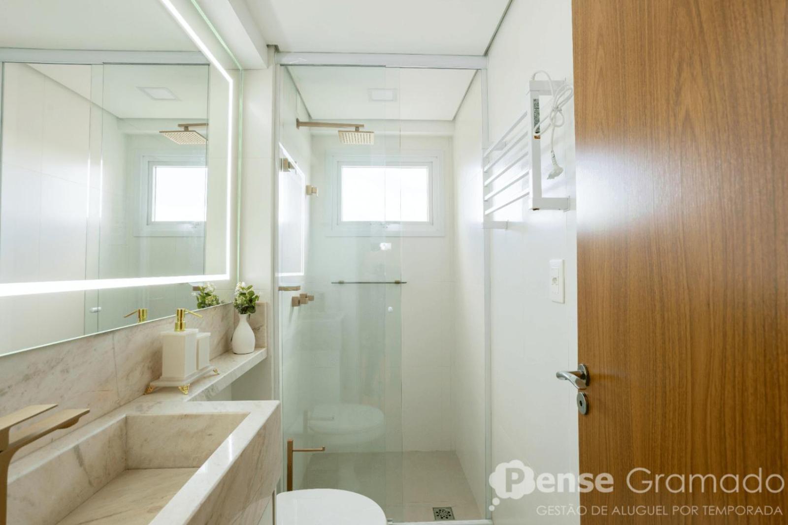 Apartamento 2 Suites - 650M Da Rua Coberta Gramado Exteriör bild