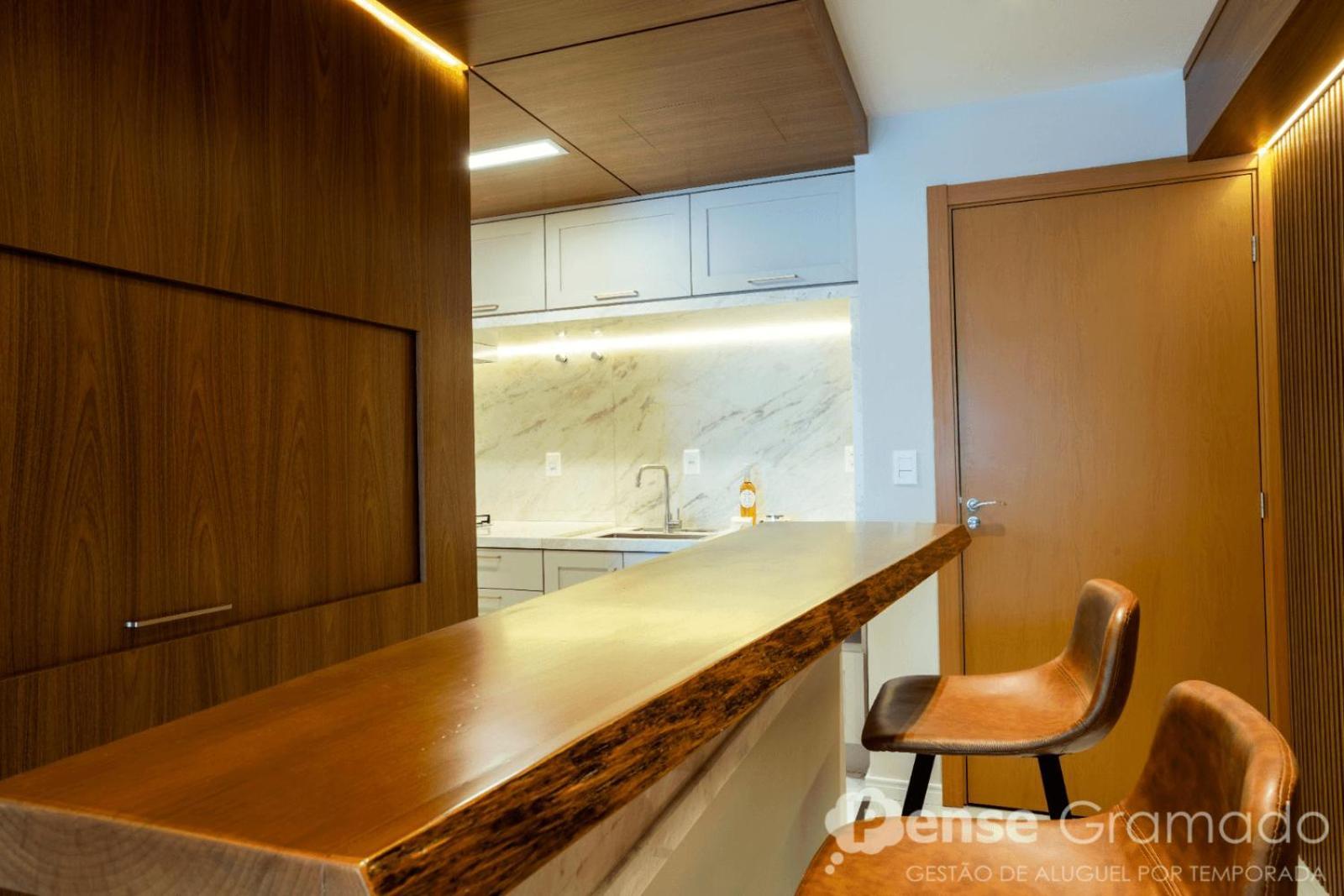 Apartamento 2 Suites - 650M Da Rua Coberta Gramado Exteriör bild